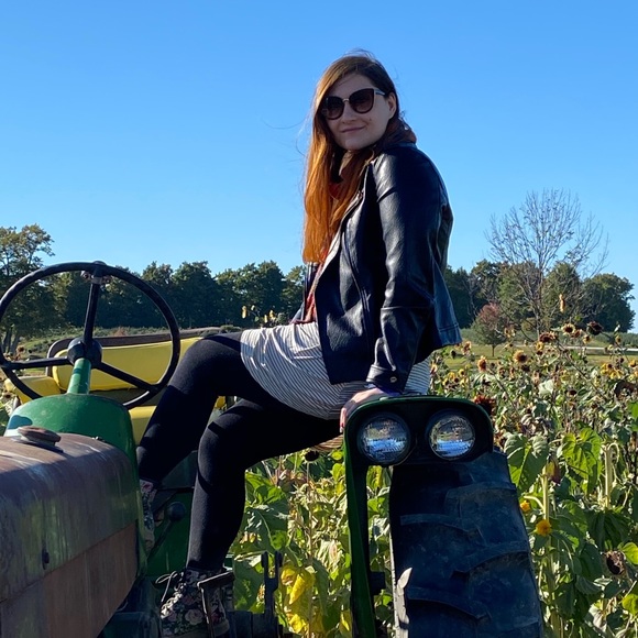 Meet your Posher, Sarah - Picture 2 of 3